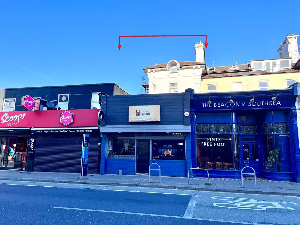 Lot: 10 - FREEHOLD MIXED COMMERCIAL AND RESIDENTIAL INVESTMENT - Mixed use property in Southsea